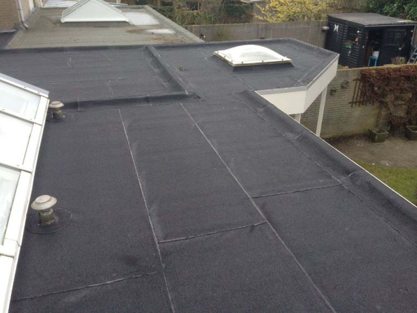 Bitumen dakbedekking geplaatst